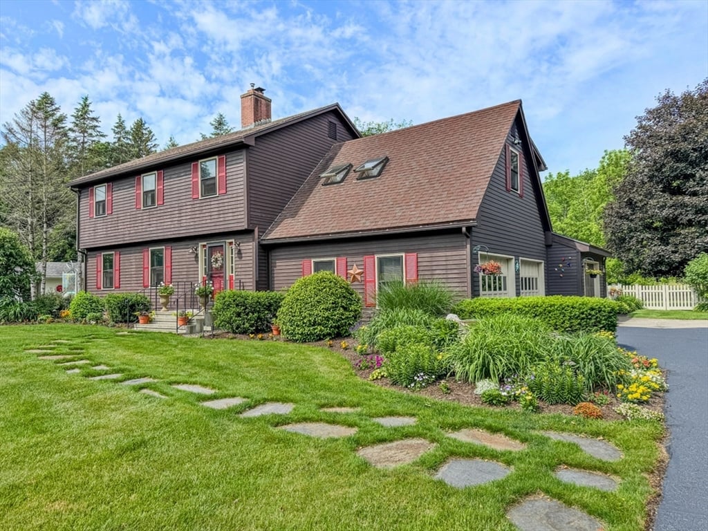 714 Colrain Rd Photo 3