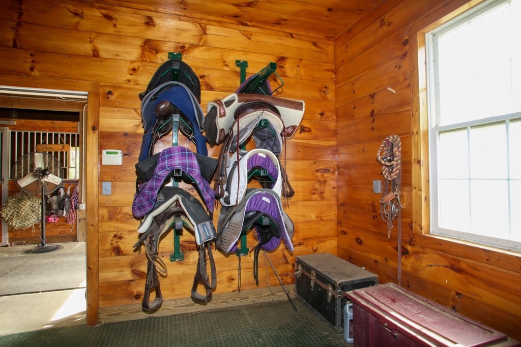 200 Easthampton Rd Photo 36