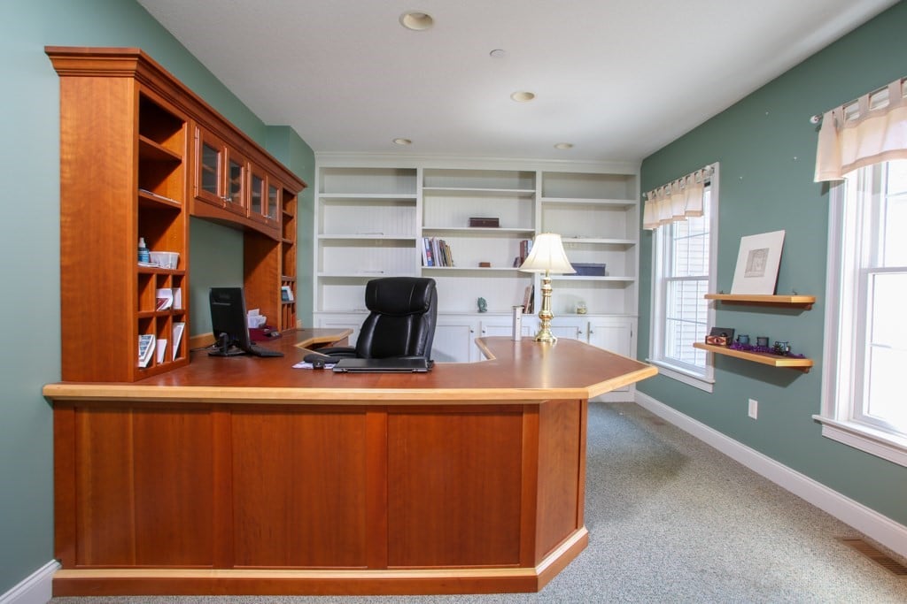 200 Easthampton Rd Photo 11