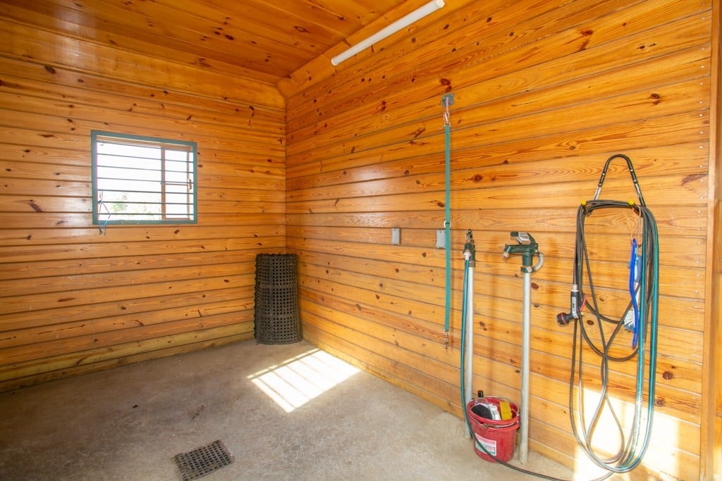 200 Easthampton Rd Photo 23