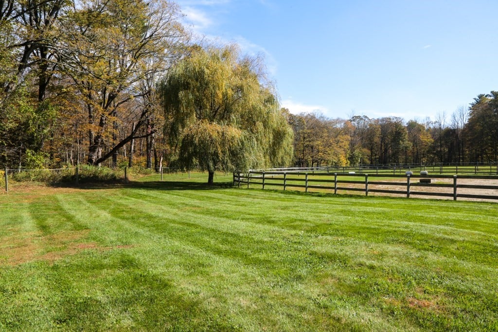 200 Easthampton Rd Photo 37