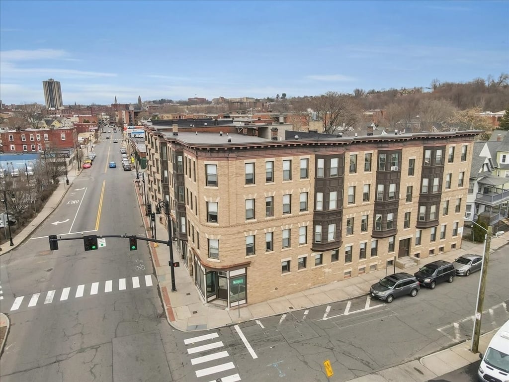 64 Myrtle Street Photo 17