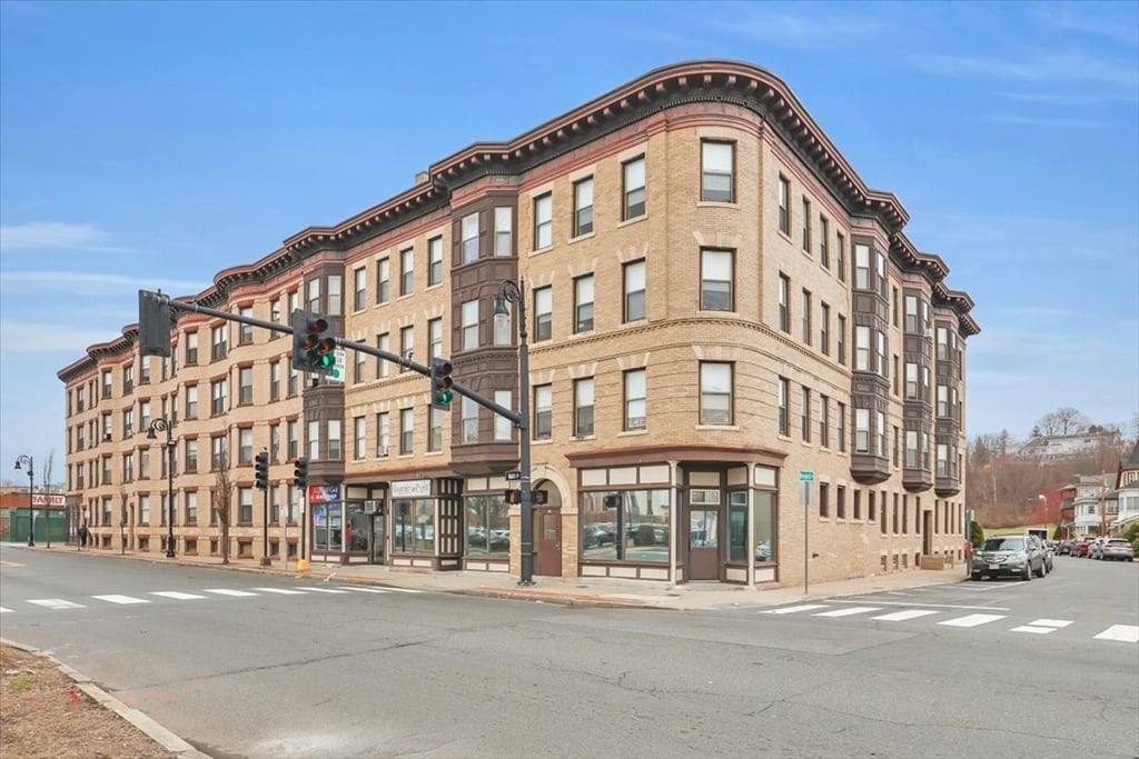 64 Myrtle Street Photo 28