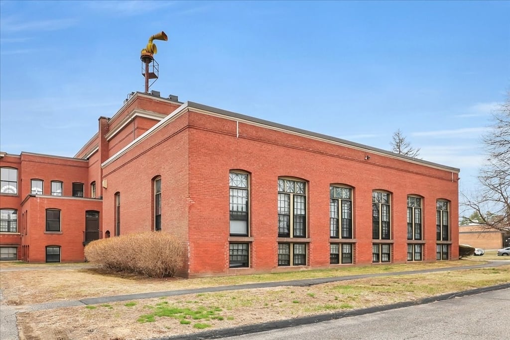 64 Myrtle Street Photo 12