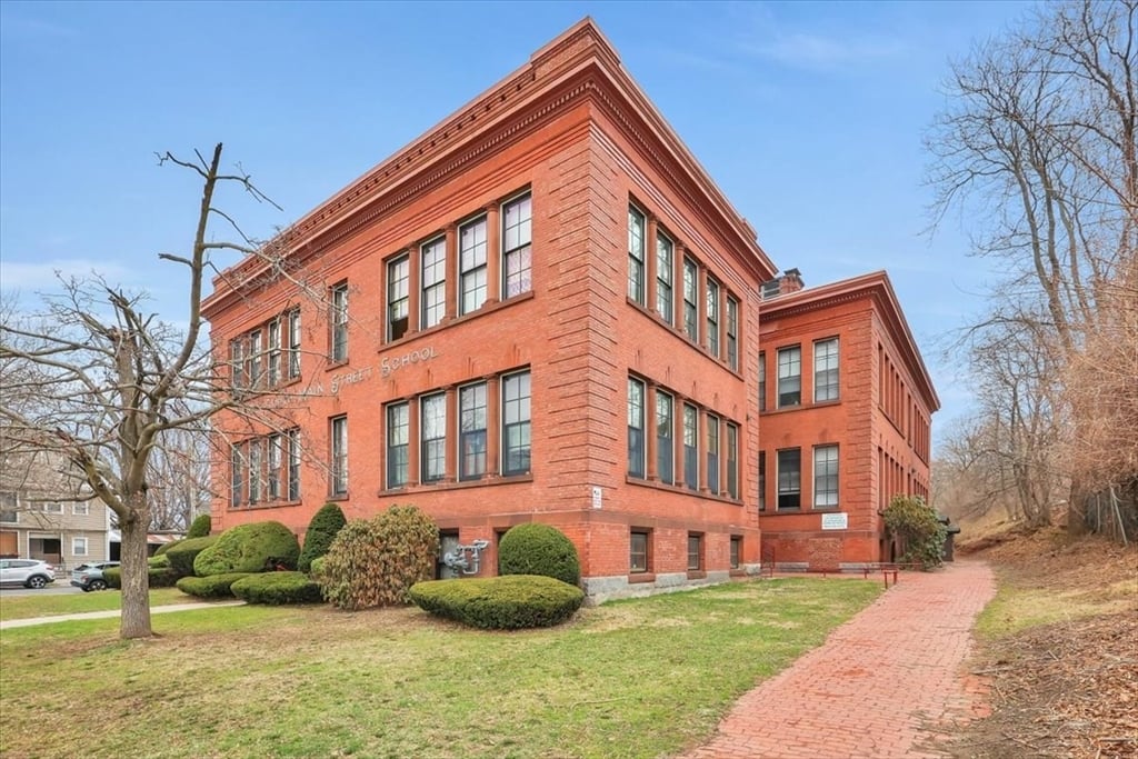 64 Myrtle Street Photo 34