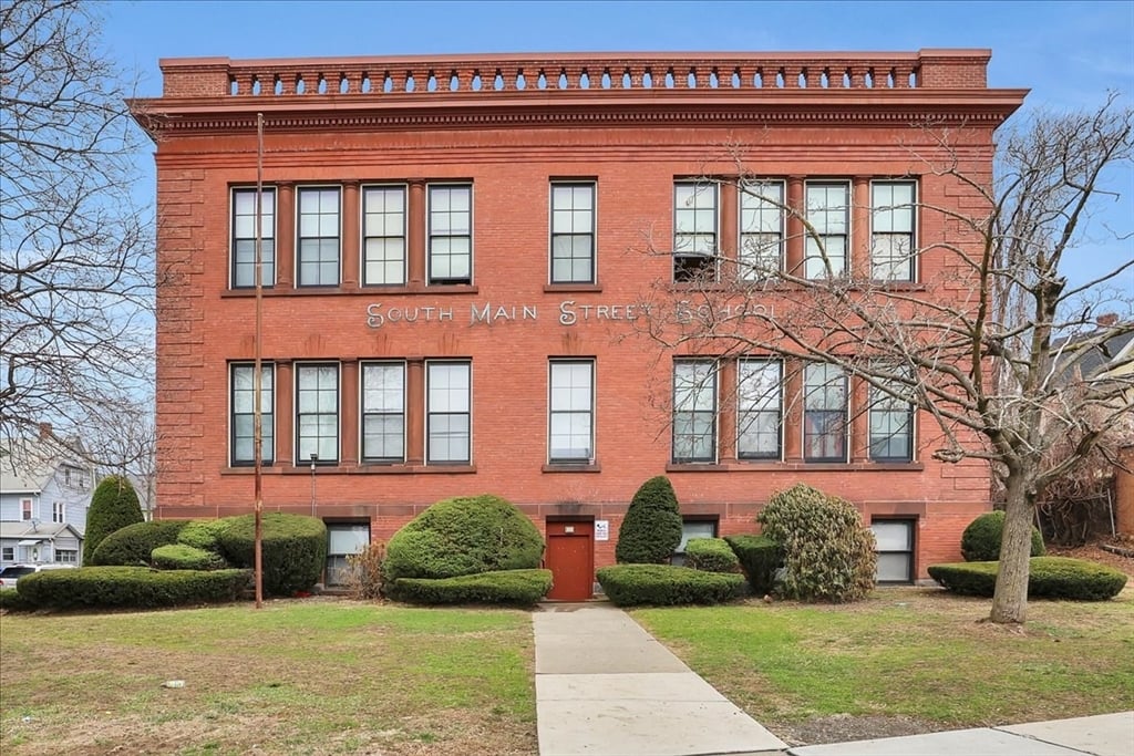 64 Myrtle Street Photo 33