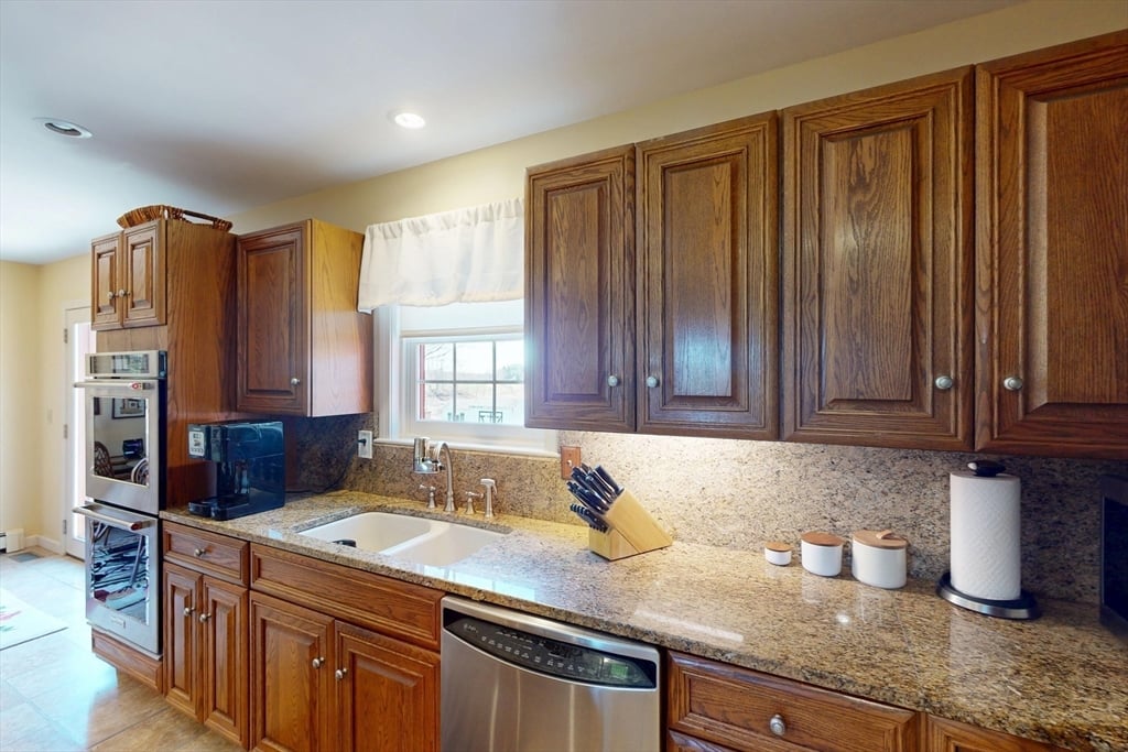 101 Plain Rd W Photo 7