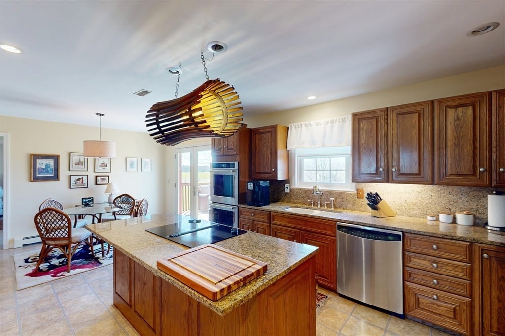 101 Plain Rd W Photo 6