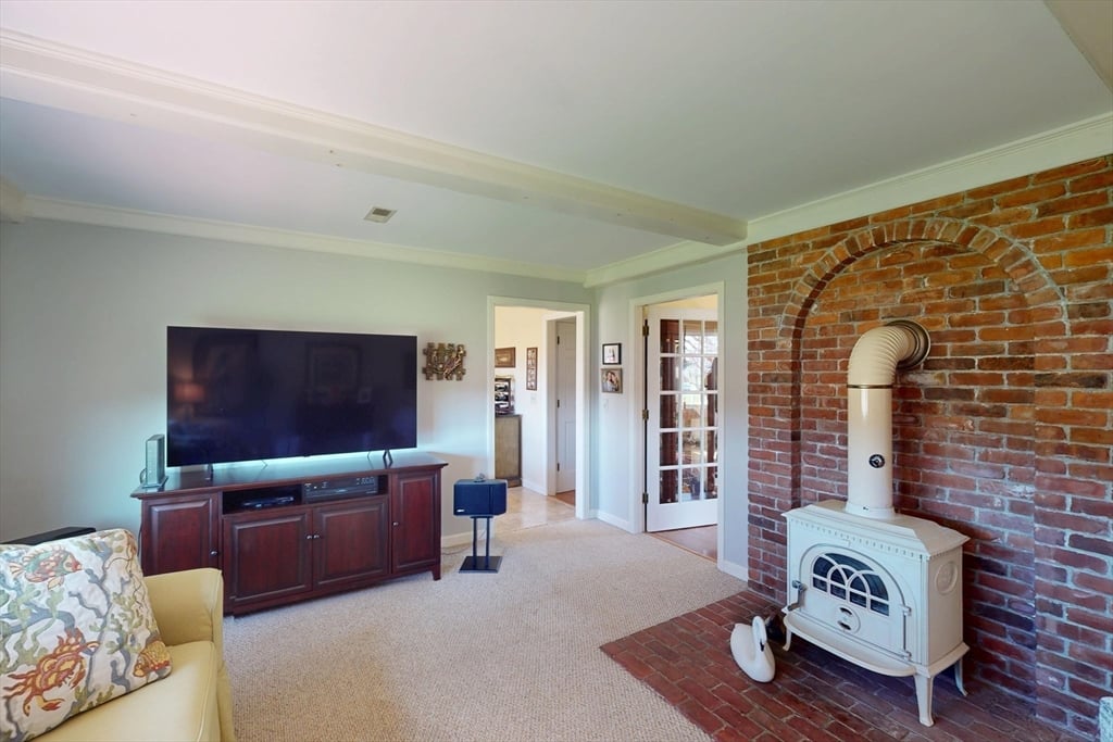 101 Plain Rd W Photo 19