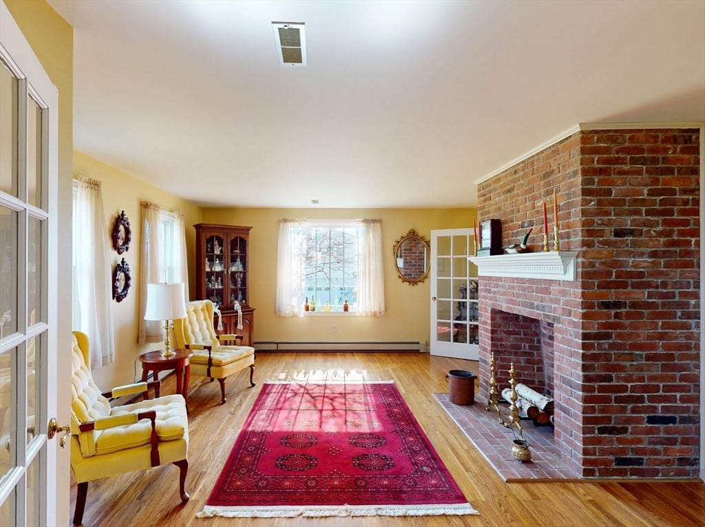 101 Plain Rd W Photo 13