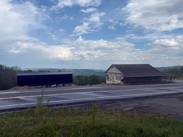335 Mohawk Trail Photo 34