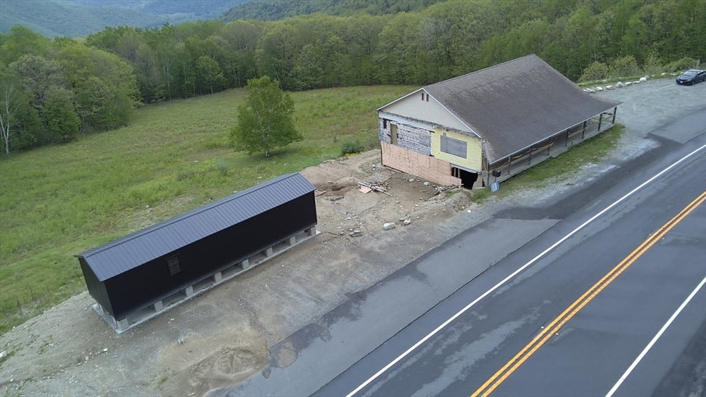 335 Mohawk Trail Photo 1
