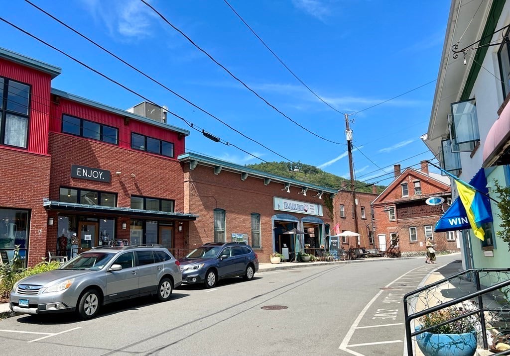 10 Deerfield Ave  #2 Photo 20