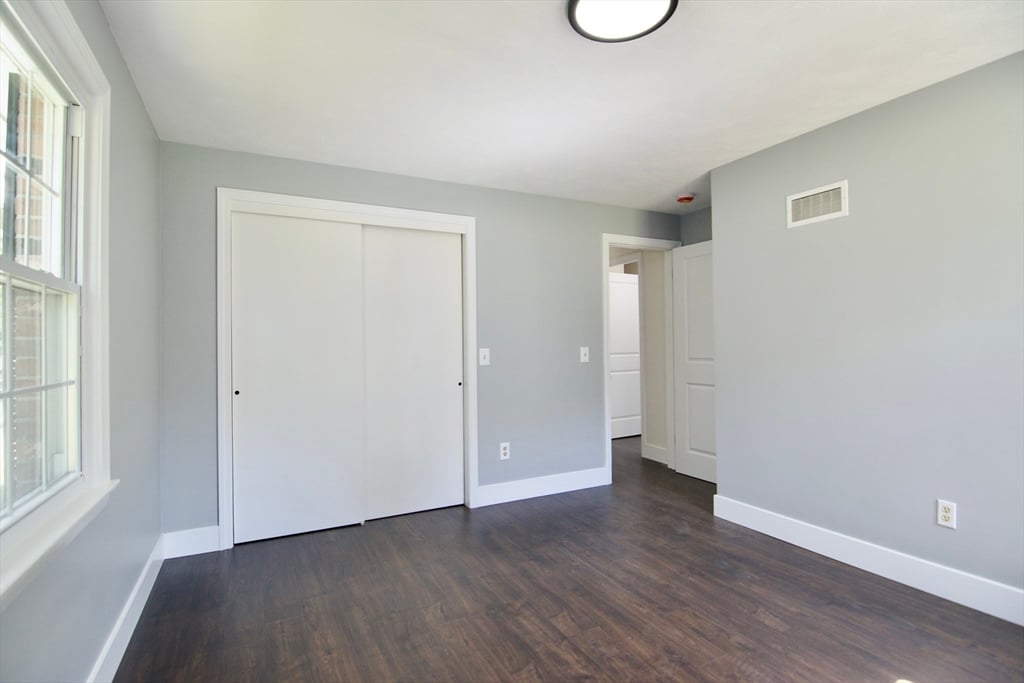 12 Dwight Street Photo 28