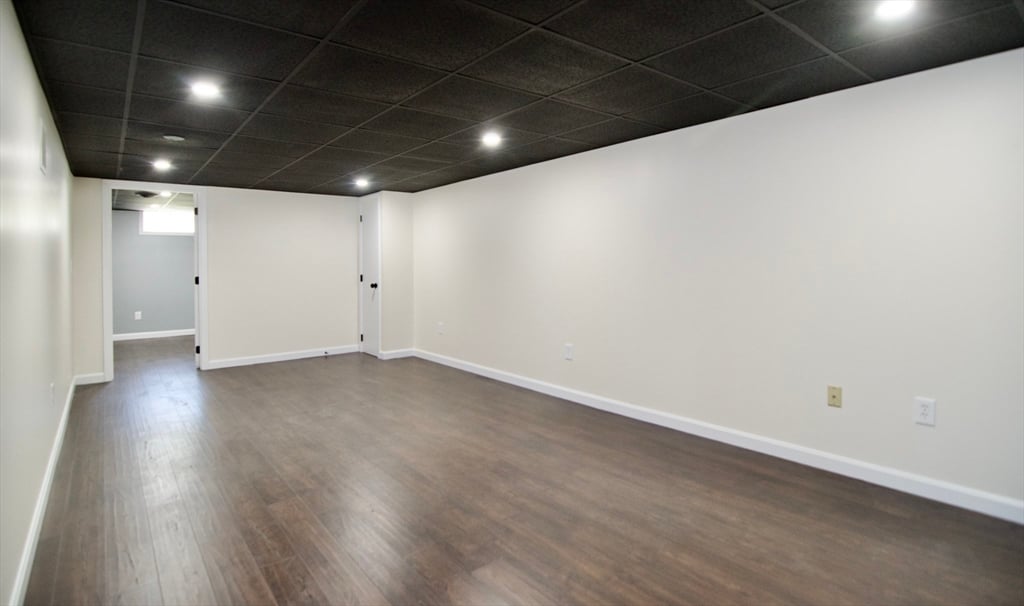 12 Dwight Street Photo 30