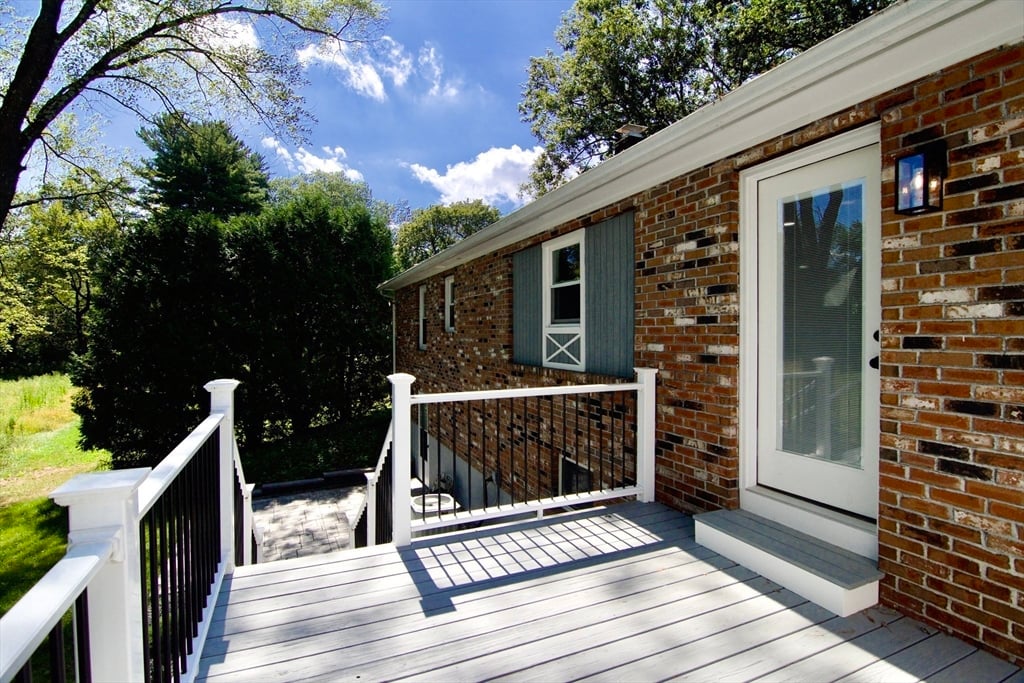 12 Dwight Street Photo 6