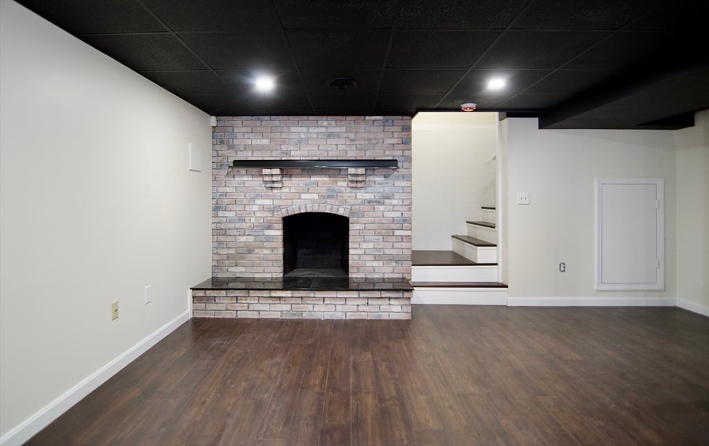 12 Dwight Street Photo 31