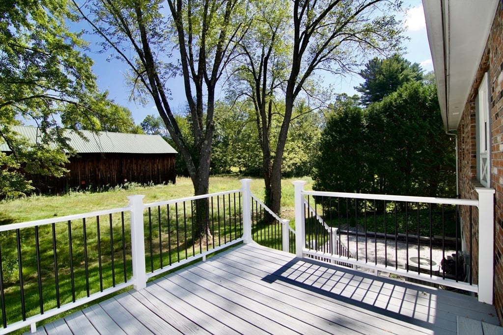 12 Dwight Street Photo 5