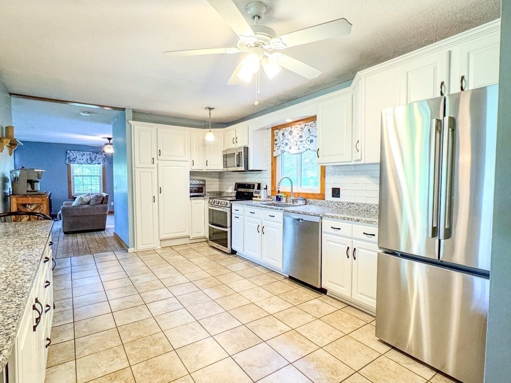 609 Gulf Road Photo 12