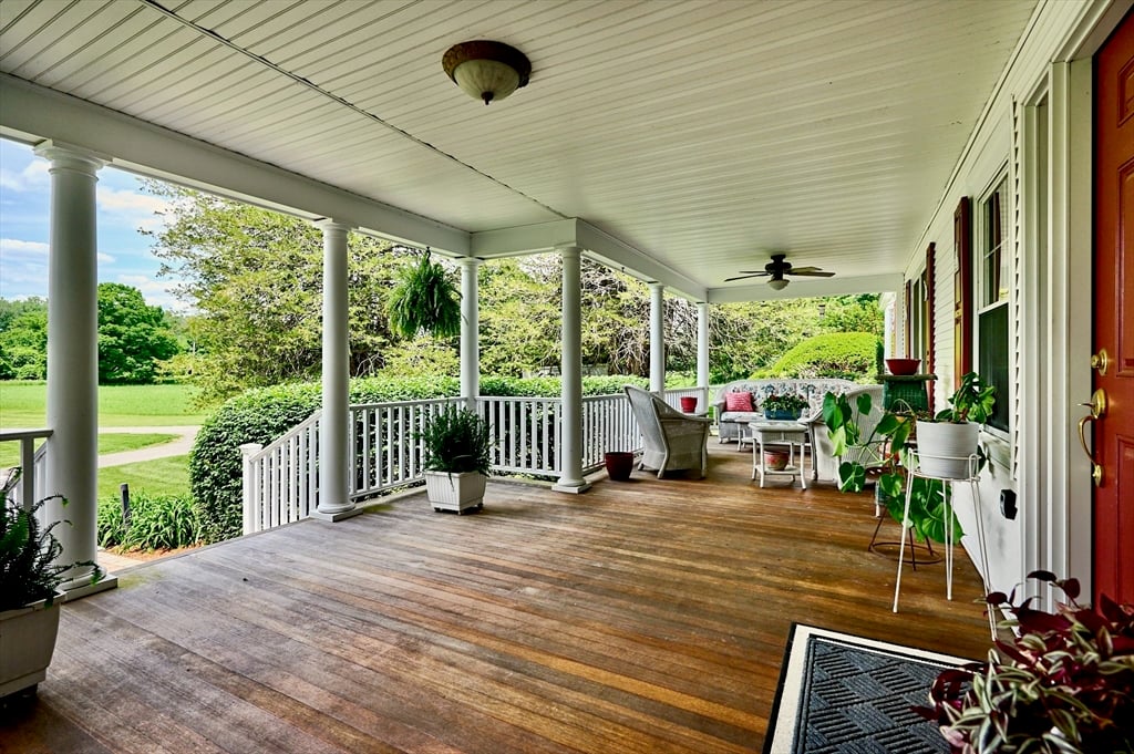 120 Hockanum Rd Photo 4