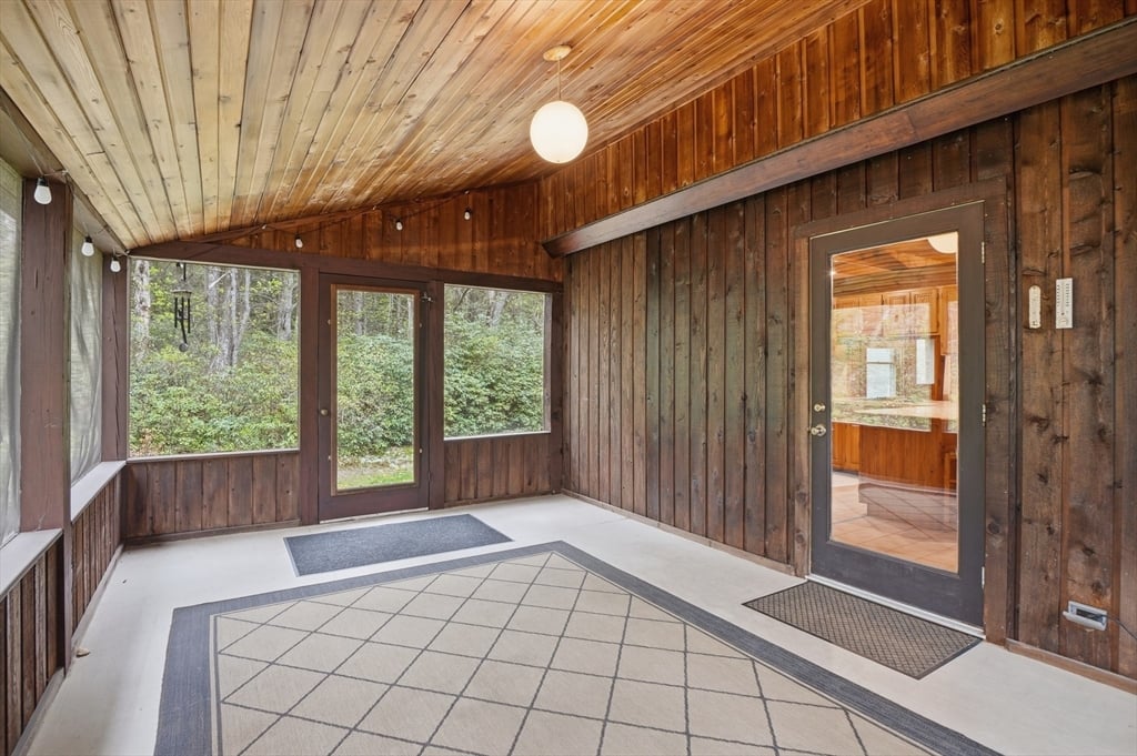 135 Mallard Dr Photo 31