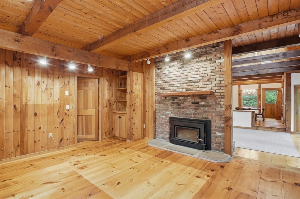 135 Mallard Dr Photo 9