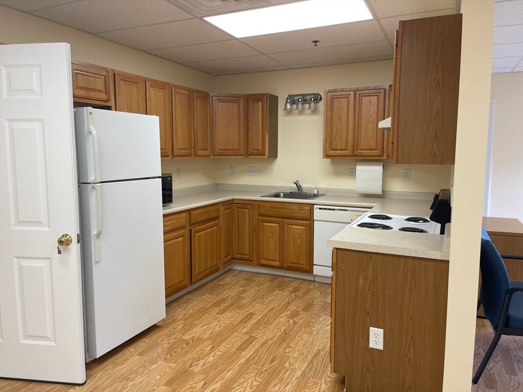 245 Russell St Photo 17