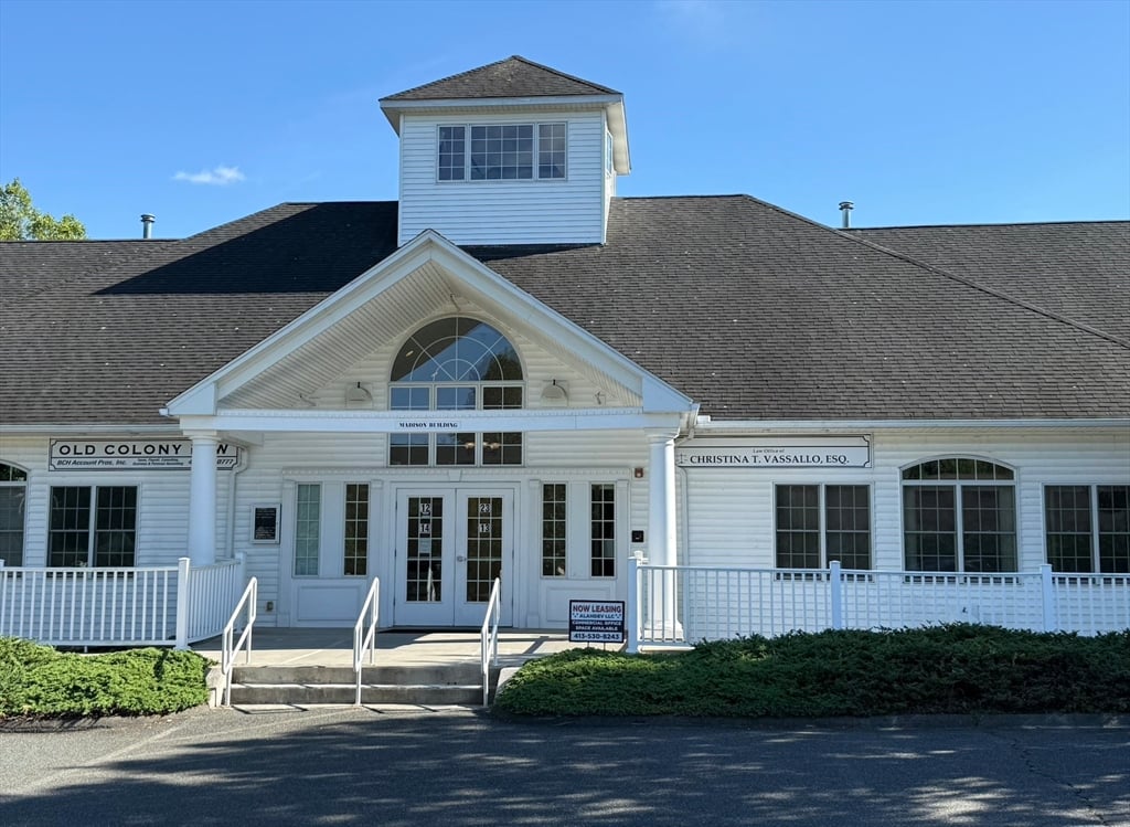 245 Russell St Photo 2