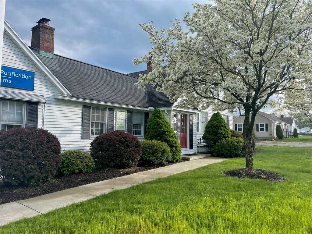 245 Russell St Photo 1