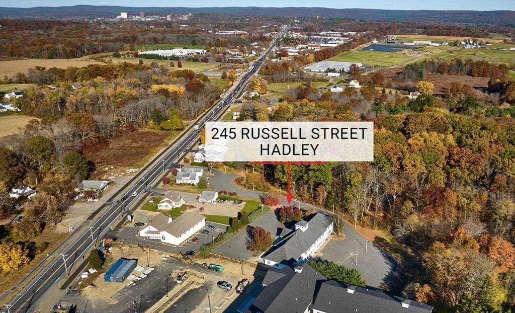 245 Russell St Photo 7