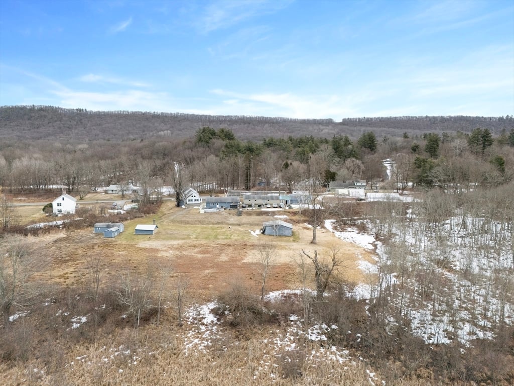 345 Greenfield Road Photo 5