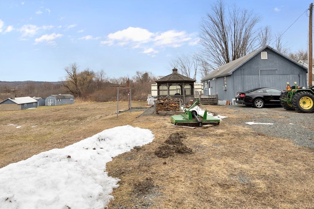 345 Greenfield Road Photo 12