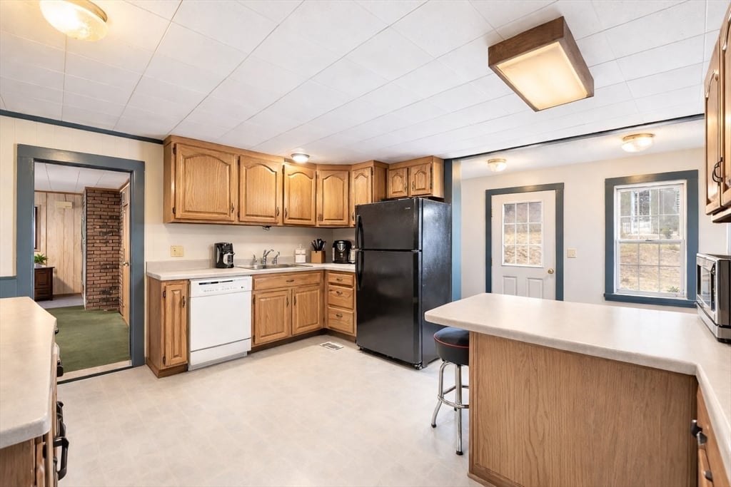 345 Greenfield Road Photo 17