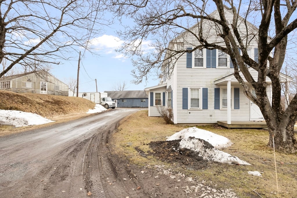 345 Greenfield Road Photo 3