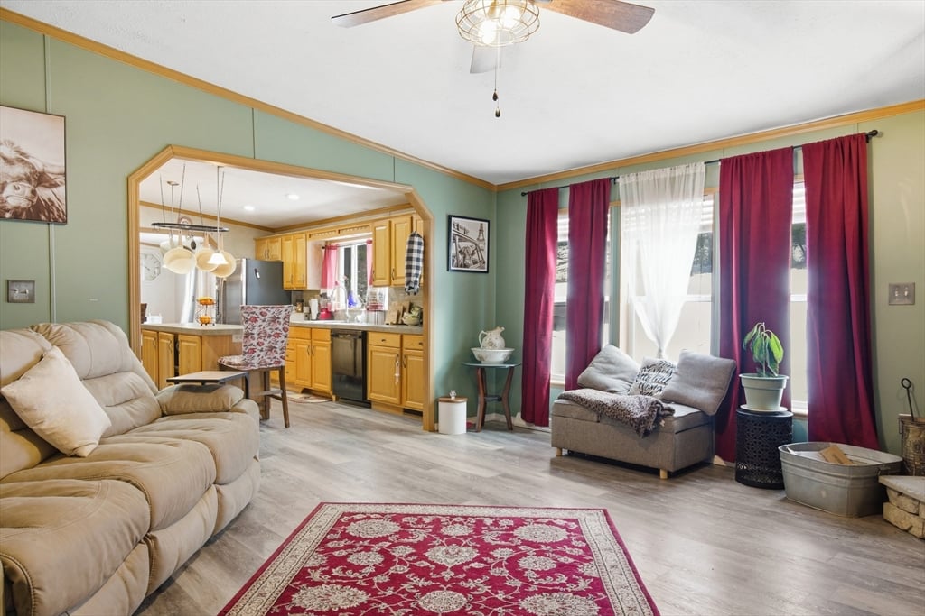 143 E Buckland Rd Photo 30