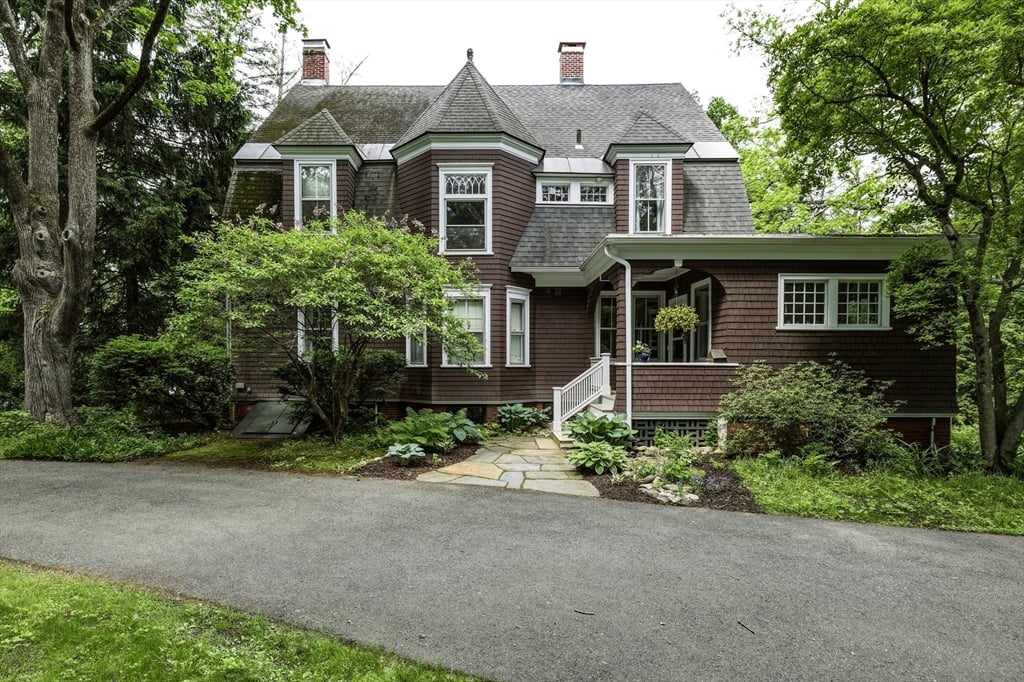 91 Sunset Ave Photo 4