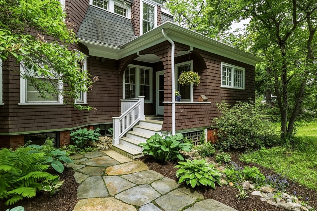 91 Sunset Ave Photo 5