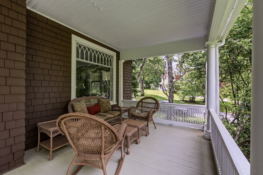 91 Sunset Ave Photo 12