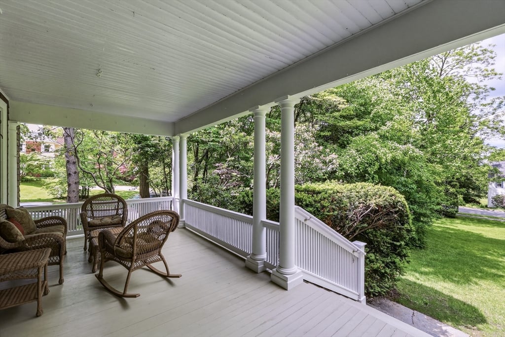 91 Sunset Ave Photo 11
