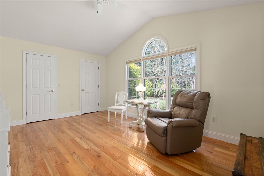 70 Salem Rd Photo 20