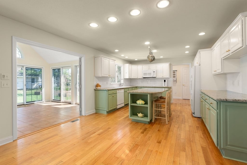 70 Salem Rd Photo 12