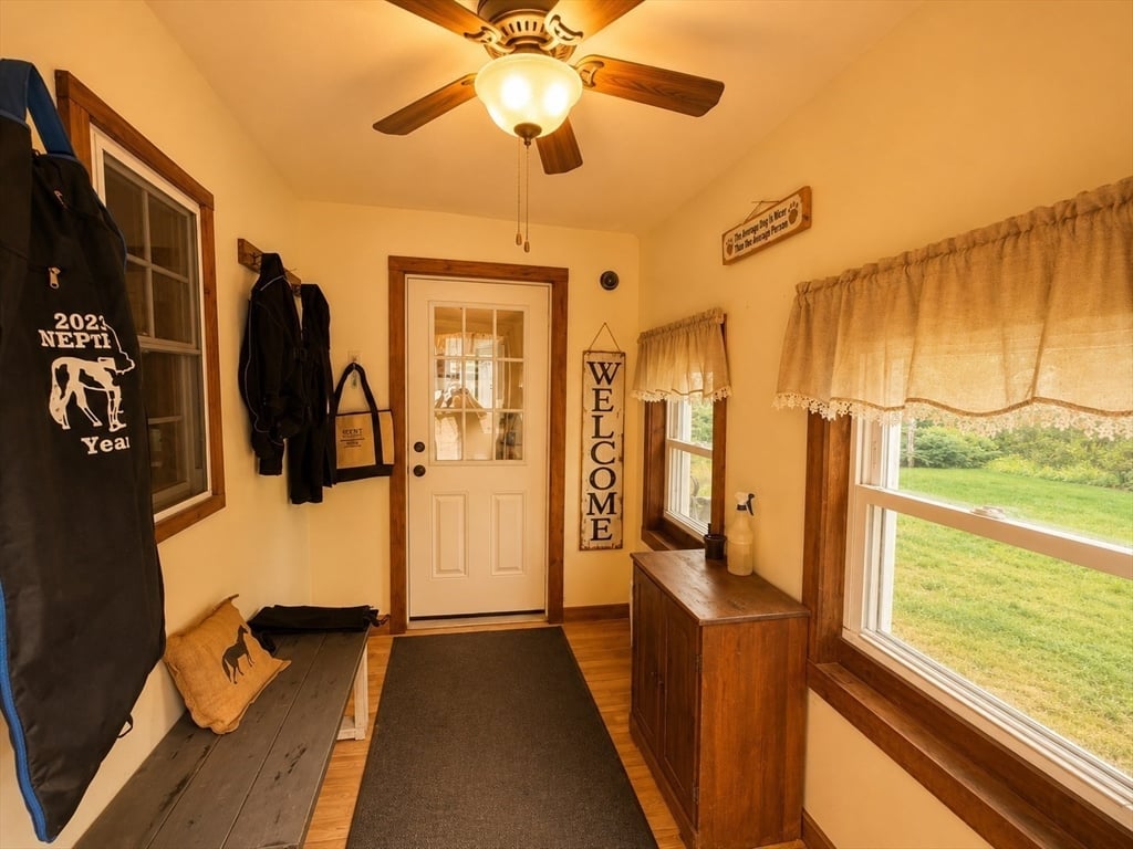 271 Lower Road Photo 13