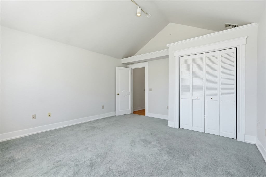 365 Middle St Photo 25