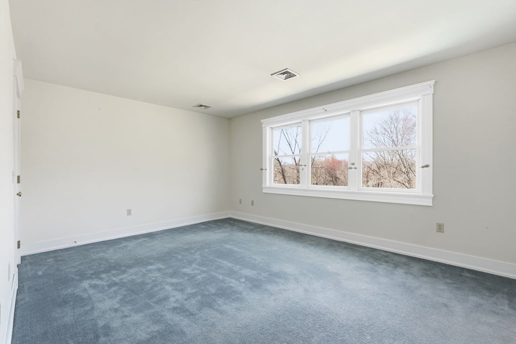 365 Middle St Photo 26