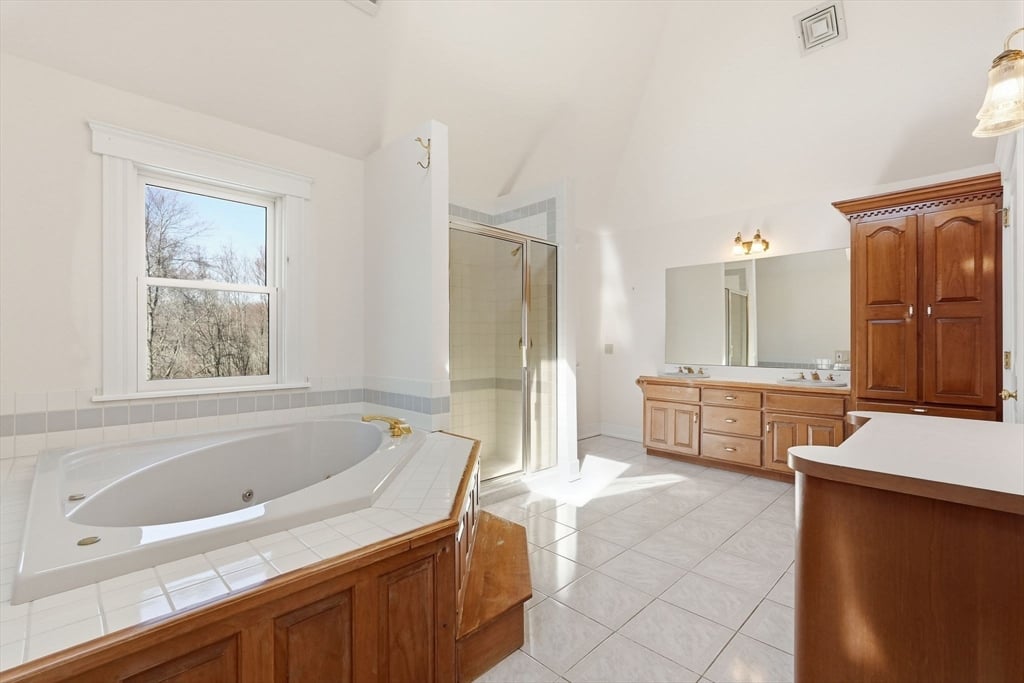 365 Middle St Photo 23