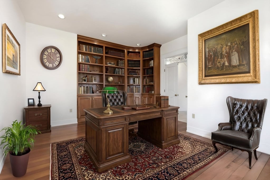 365 Middle St Photo 11