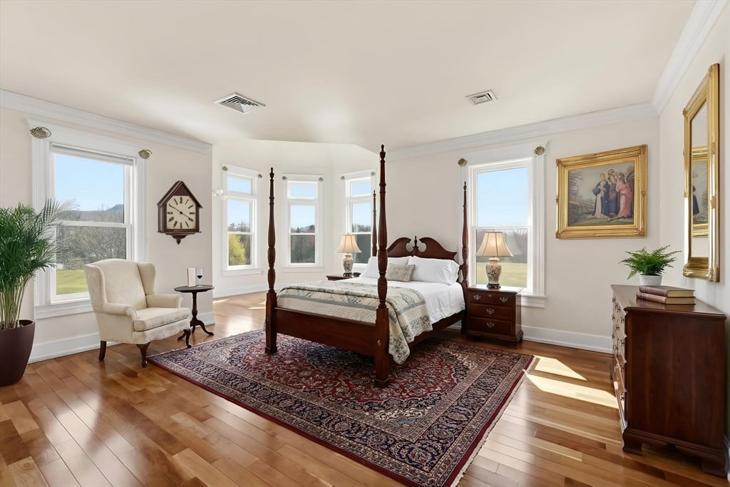 365 Middle St Photo 19