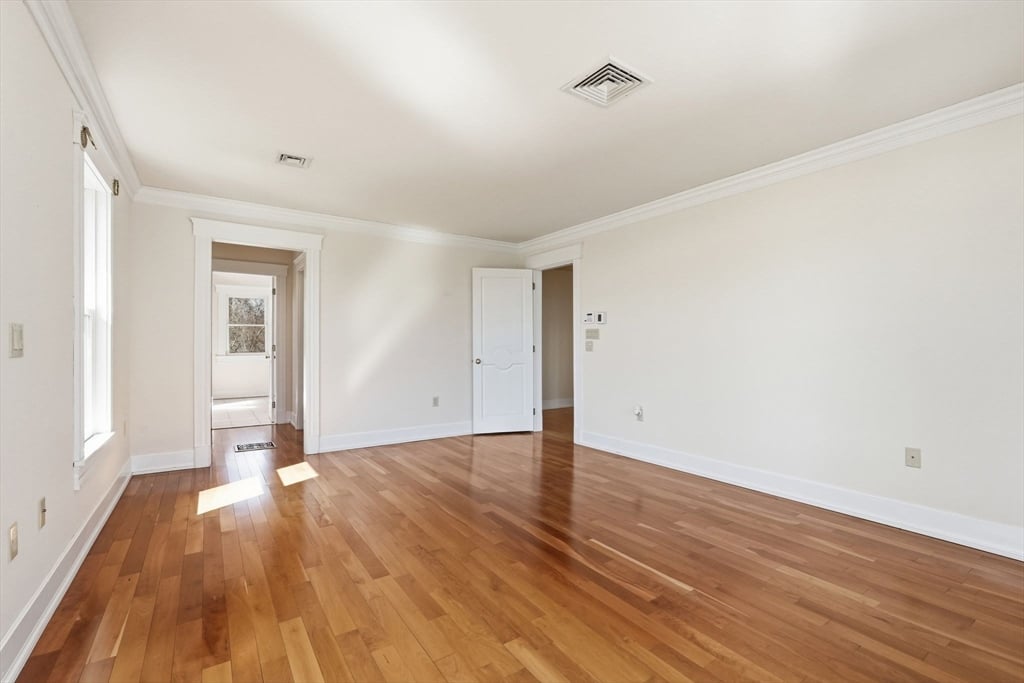 365 Middle St Photo 22