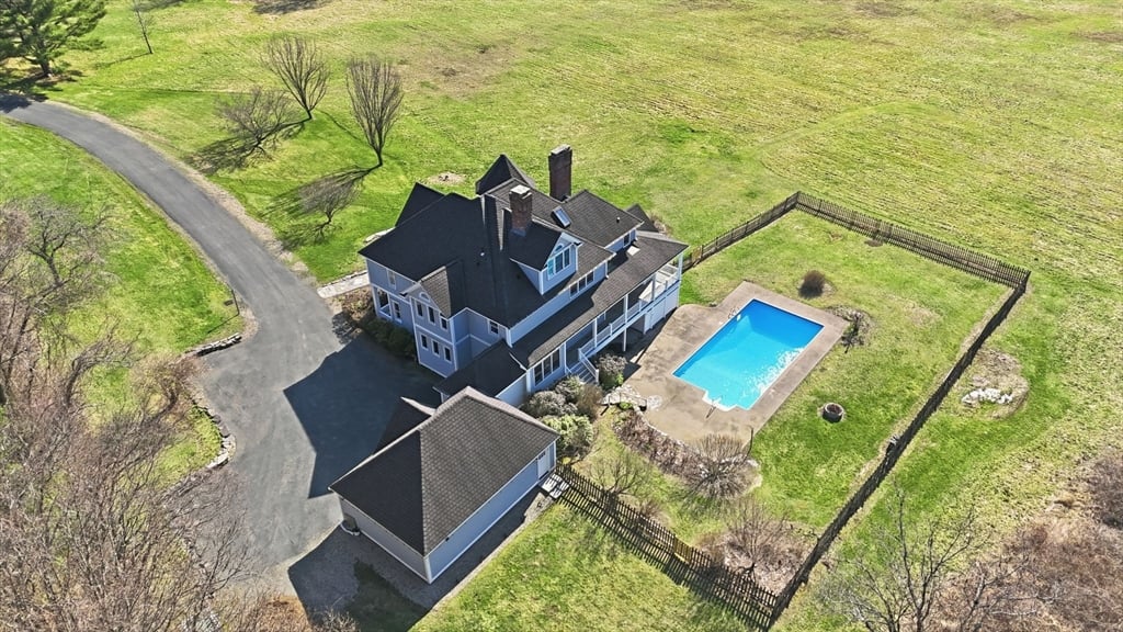 365 Middle St Photo 36