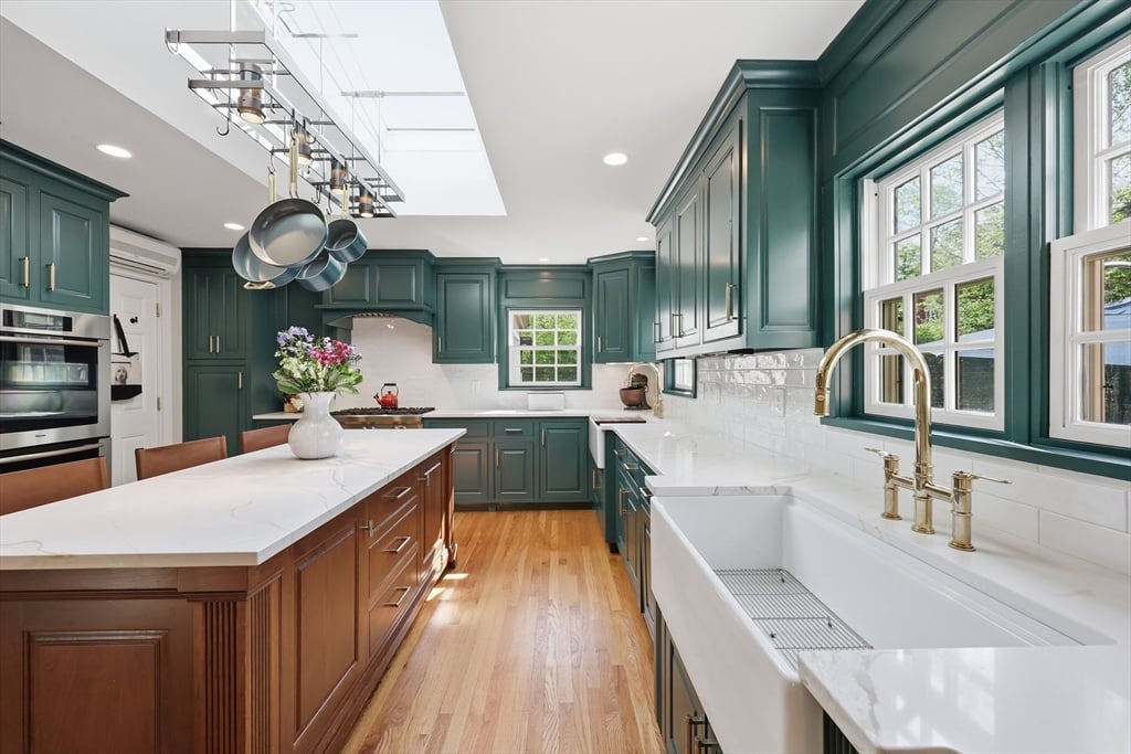 123 Englewood Road Photo 3